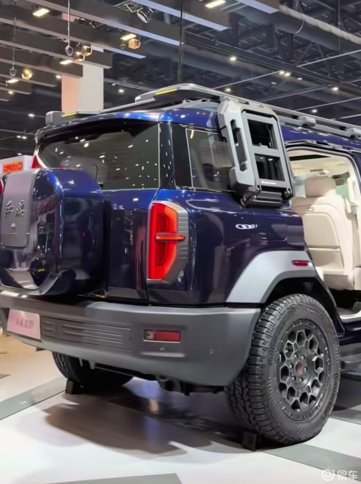 红旗越野亮相，外观威武霸气，2.0T增程器+四电机