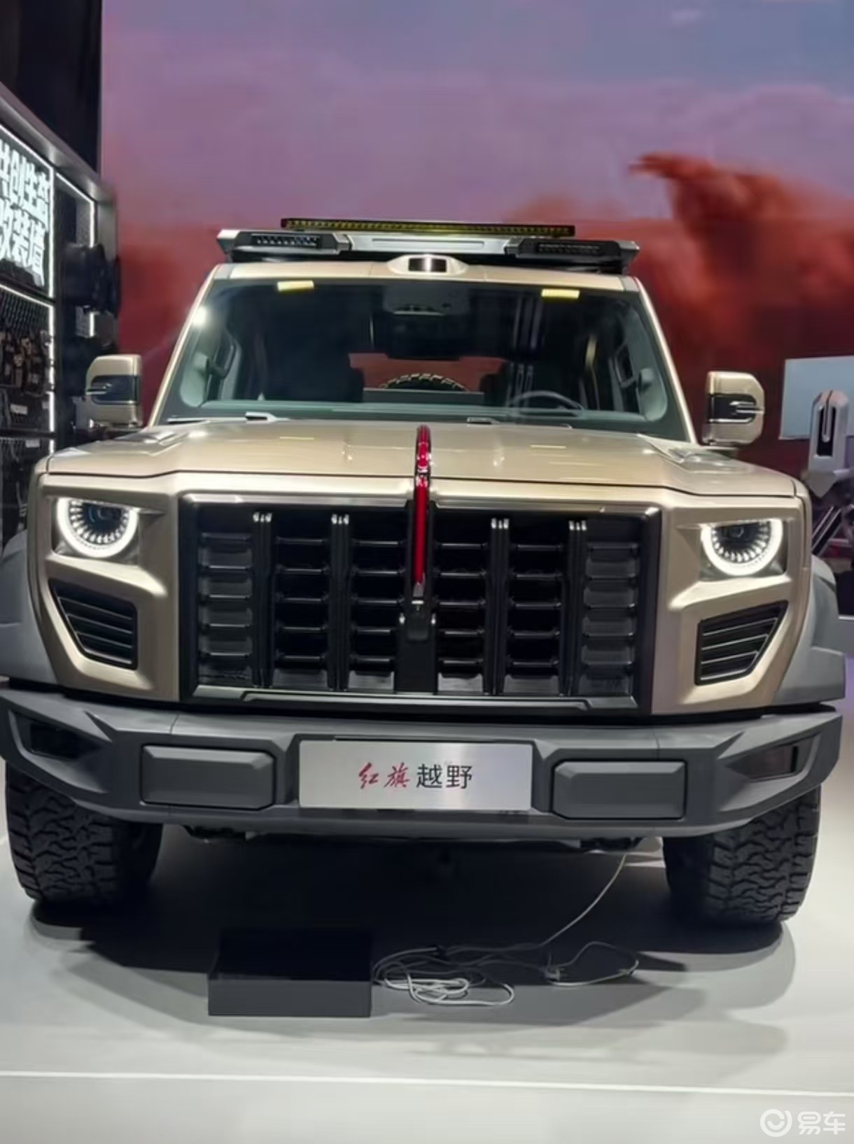 红旗越野亮相，外观威武霸气，2.0T增程器+四电机