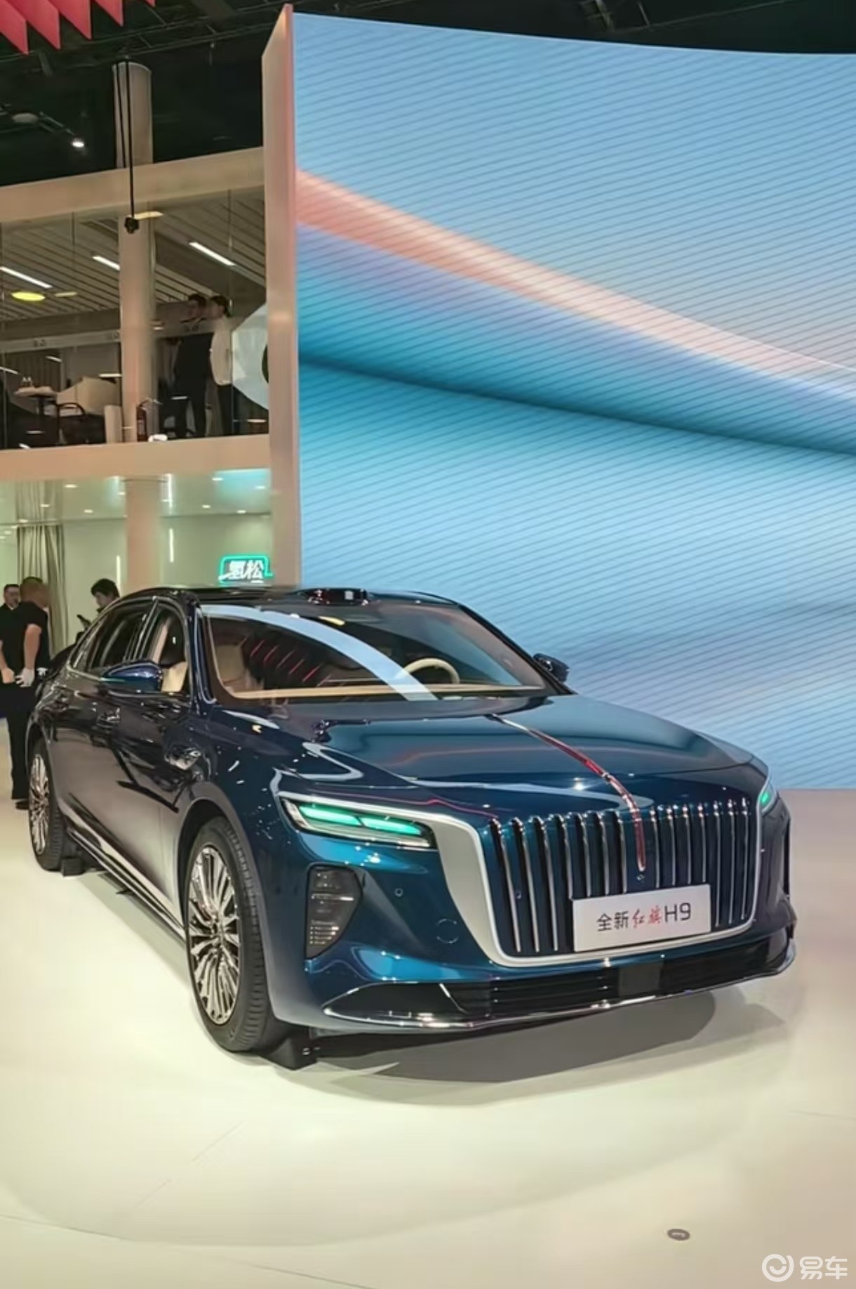 全新红旗H9亮相，外观更大气，内饰更豪华，搭华为乾崑智驾