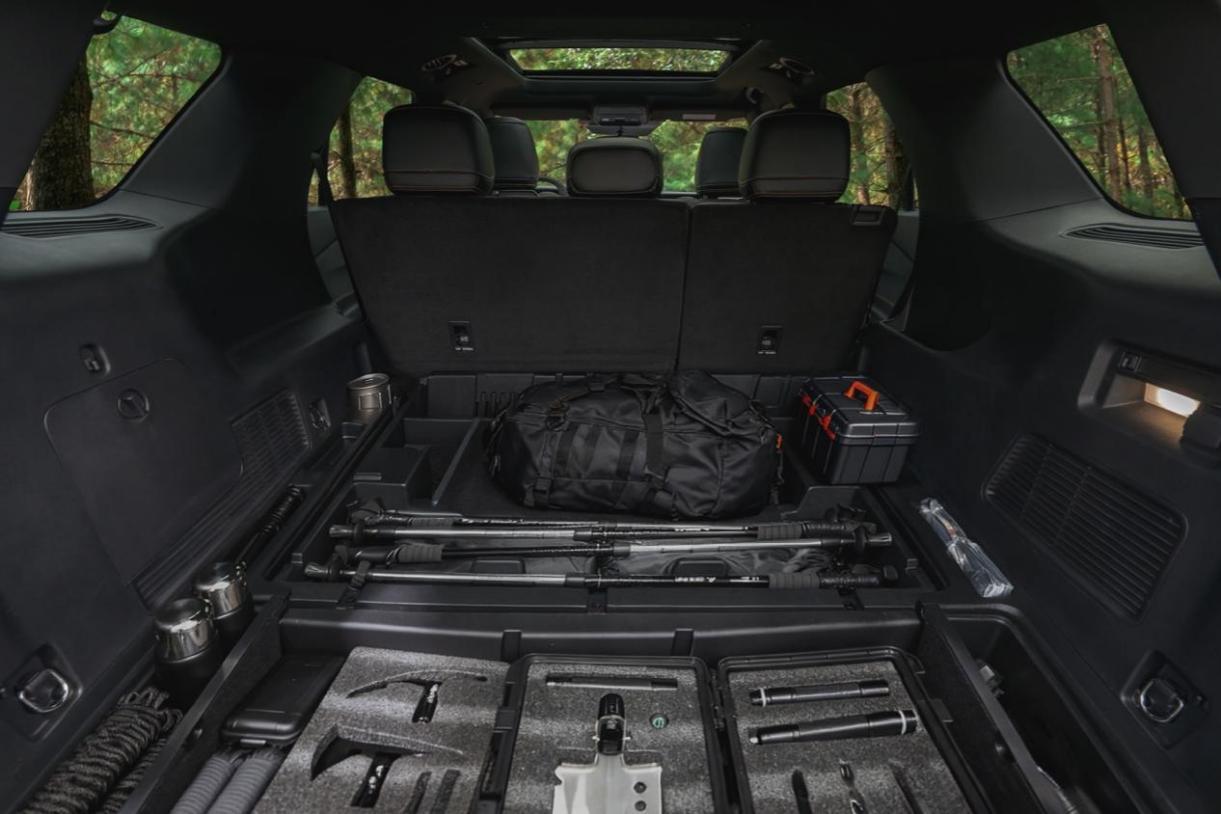 36.98 万开上全地形大五座!福特探险者昆仑穿越版上市