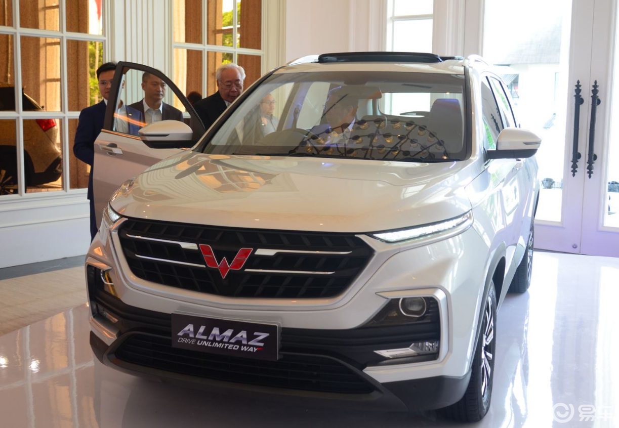 2200万辆传奇诞生五菱发布全新全球银标剑指世界