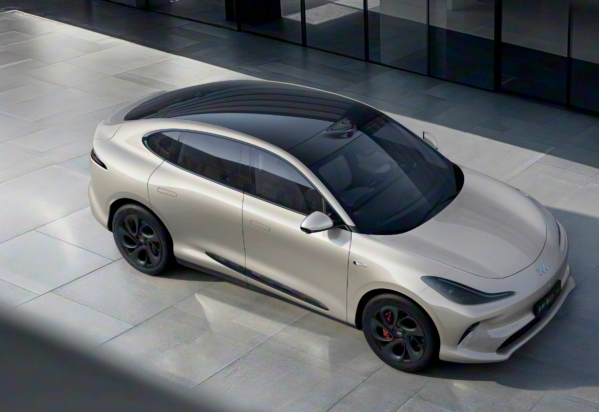 20万级纯电SUV对决：广汽昊铂HT比智己LS6超值在哪