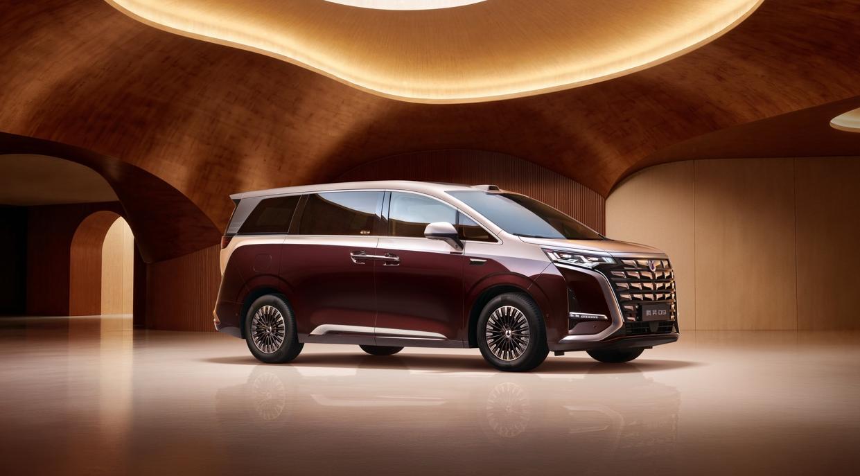 纯电续航破400km，这款插混MPV想拿回销冠