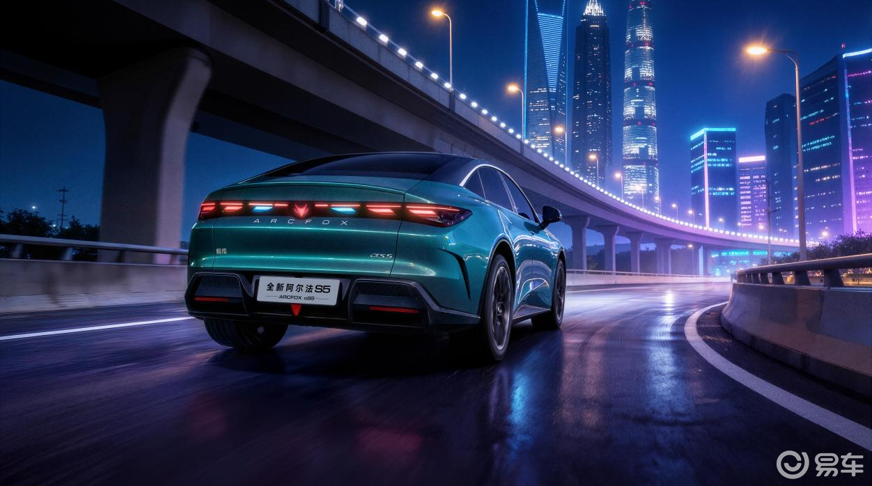 年轻人的轿跑卷疯了！极狐阿尔法S5预售11.28万起!