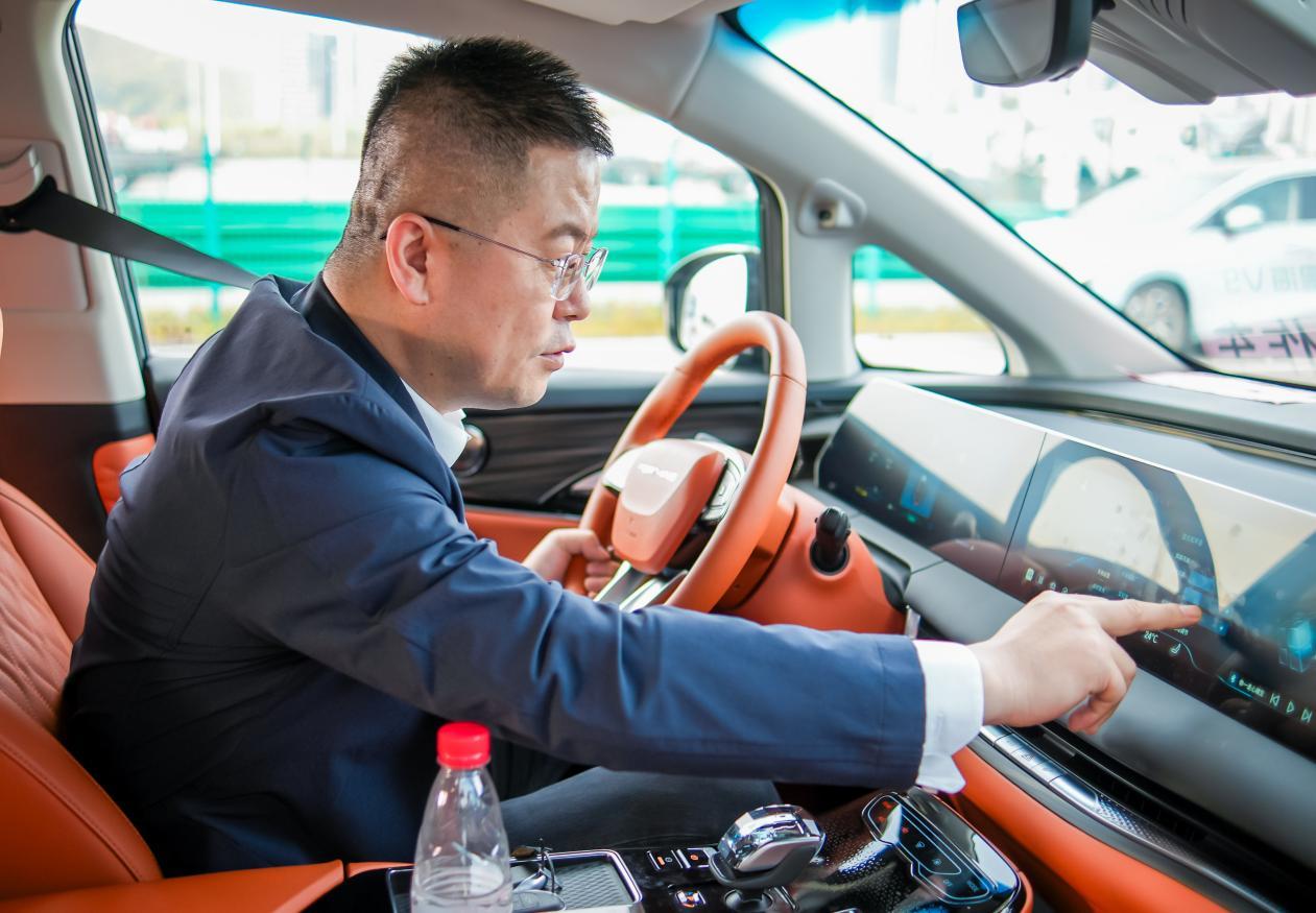 探访东风风行工厂:20万星海V9,交出40万级MPV答卷