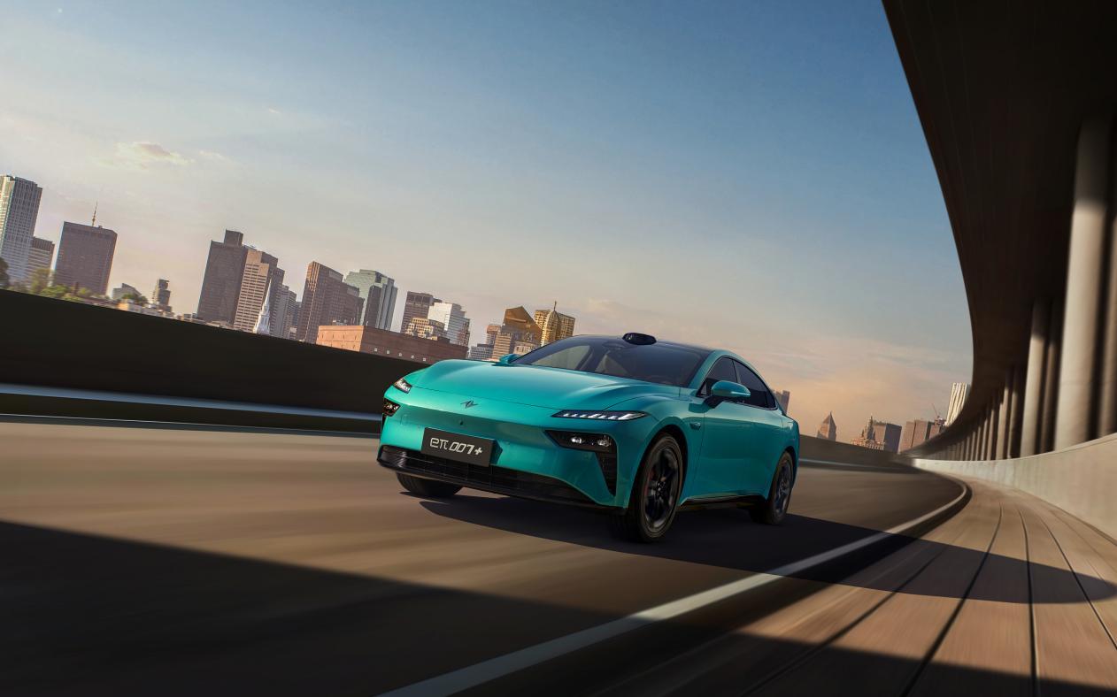 年轻人的“百万”轿跑,东风奕派eπ007+不妥协真运动