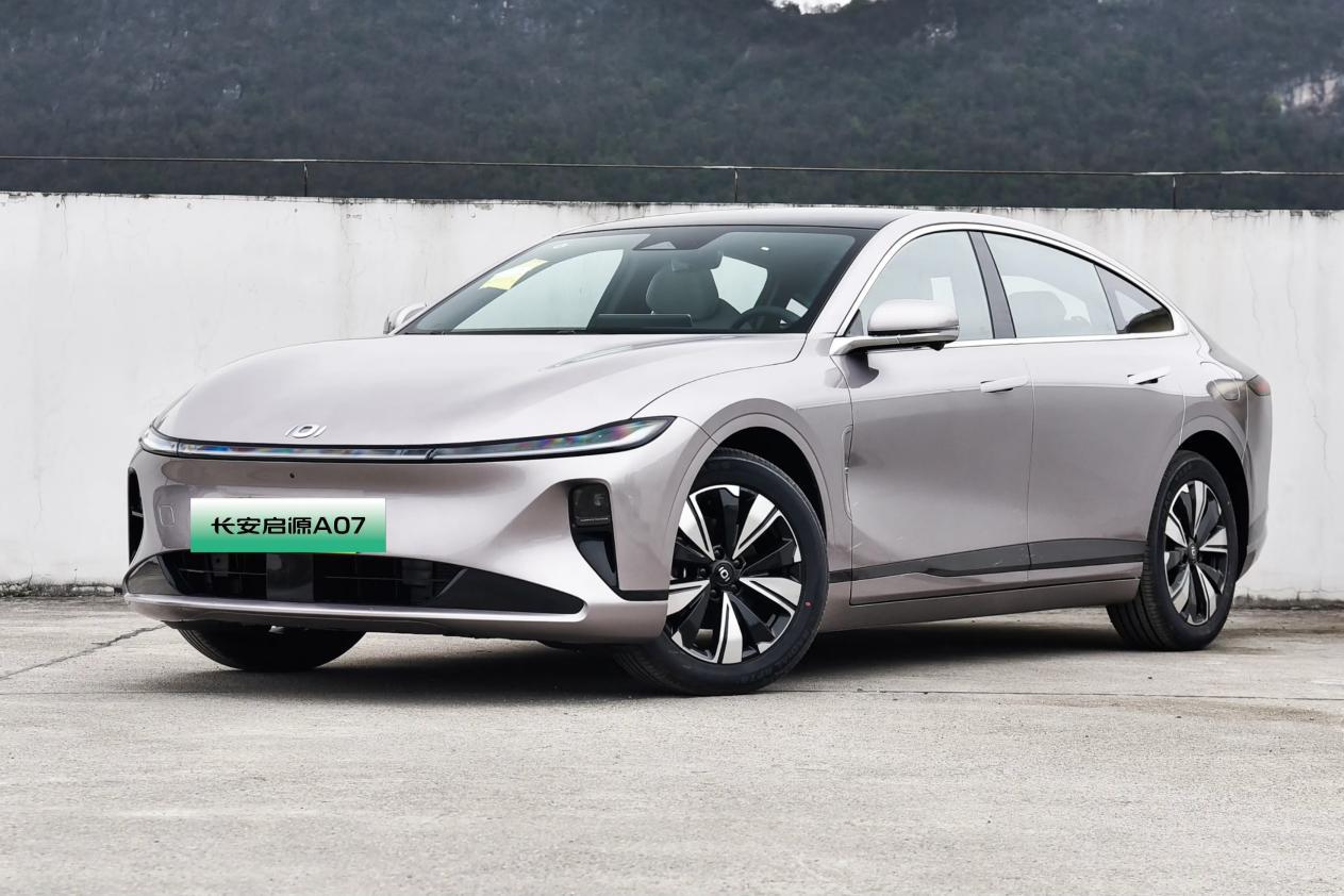 想买10万级家用新能源好车，启源A07比秦L更值得推荐？