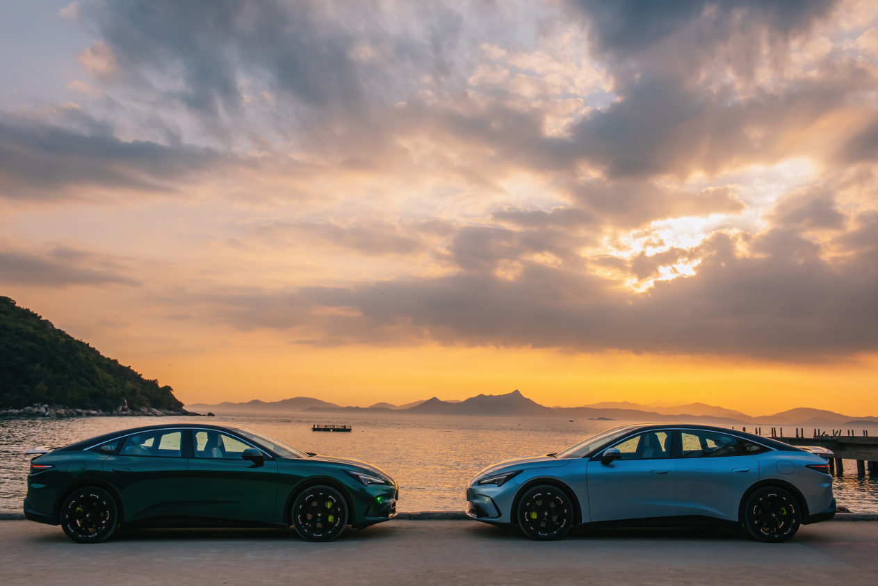 极狐全新阿尔法S5上市补贴价9.98万起