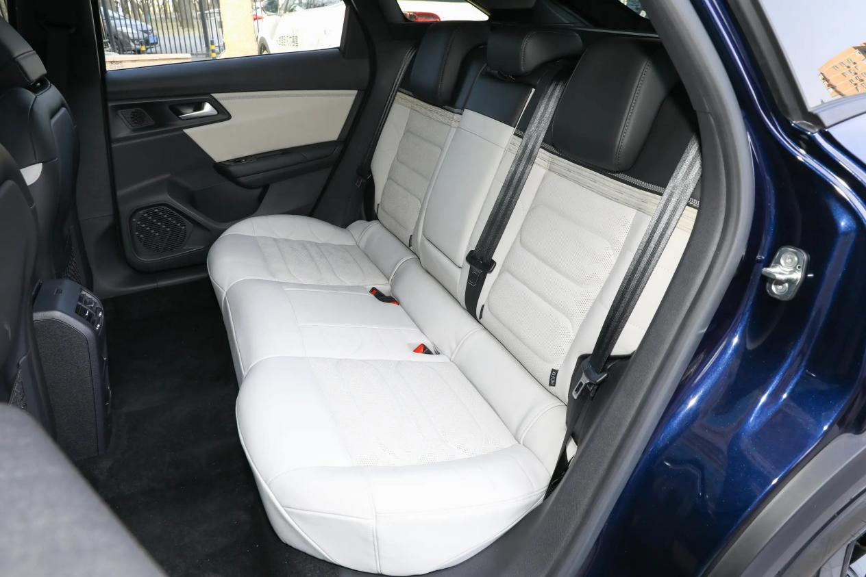 凡尔赛c5 x配置-空间-动力-易车