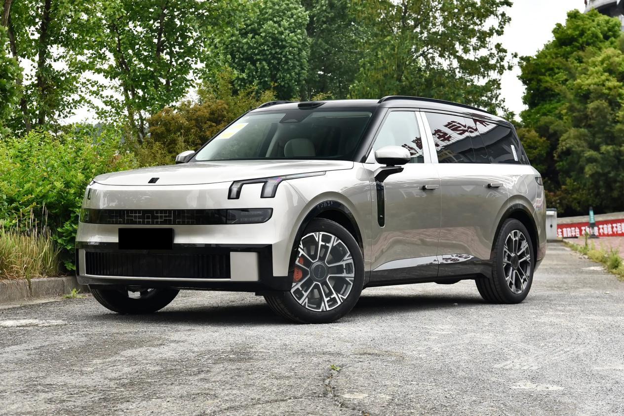 全尺寸SUV，5.2m长+6座，2套插混，理想L9有压力