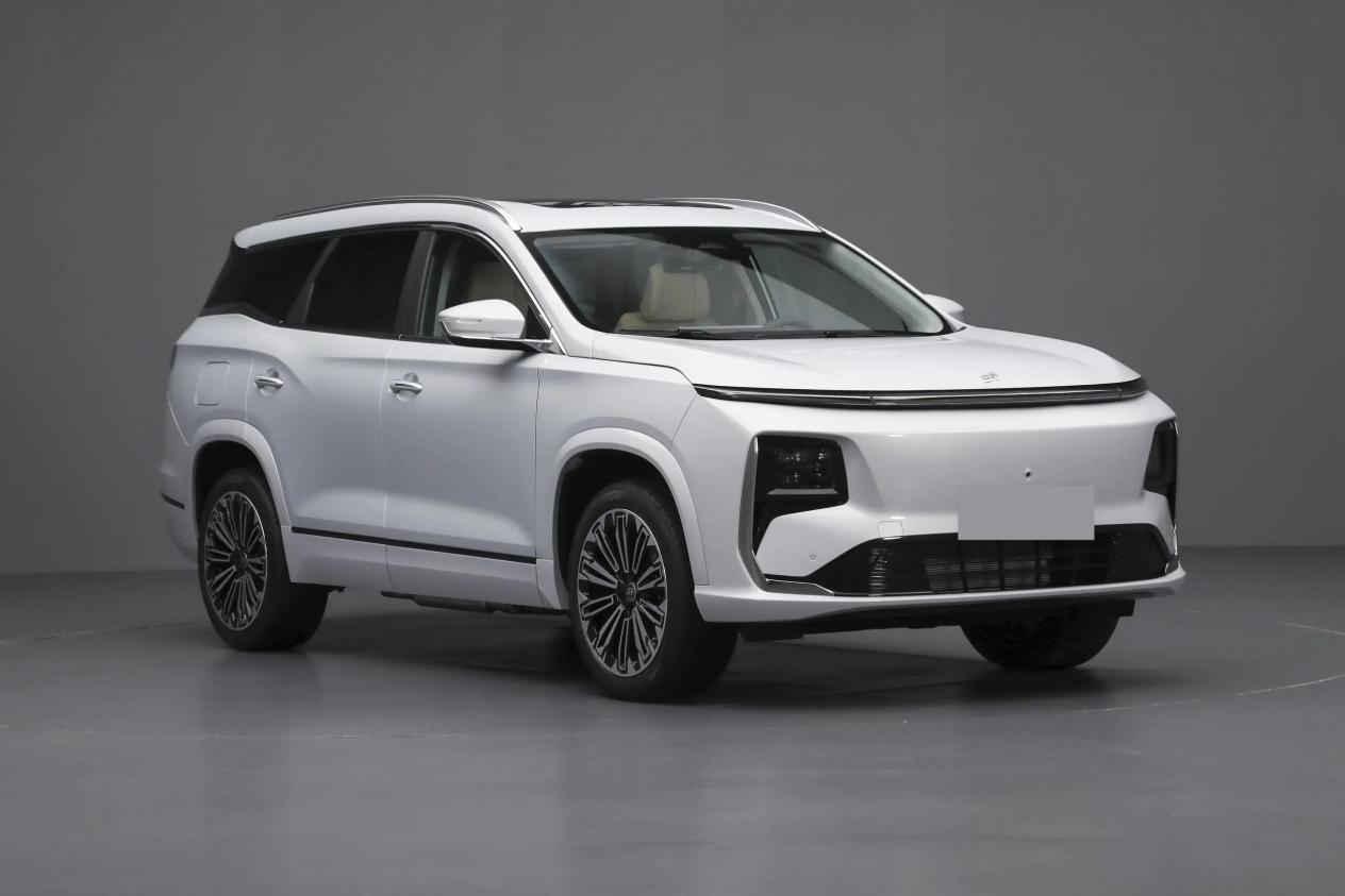 选择6座新能源SUV，新款山海L9、零跑C16怎么选？
