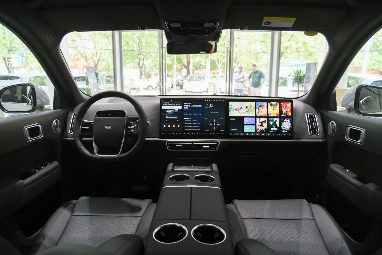 豪华大型SUV间的对决,腾势N9 DM和理想L9