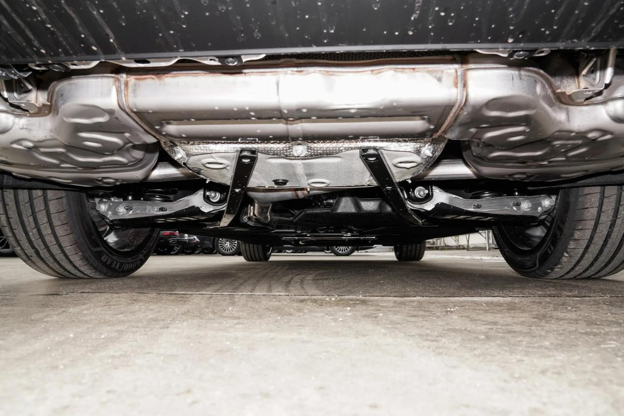 豪车之间的对决,凯迪拉克CT6和奥迪A6L,选谁更合适?