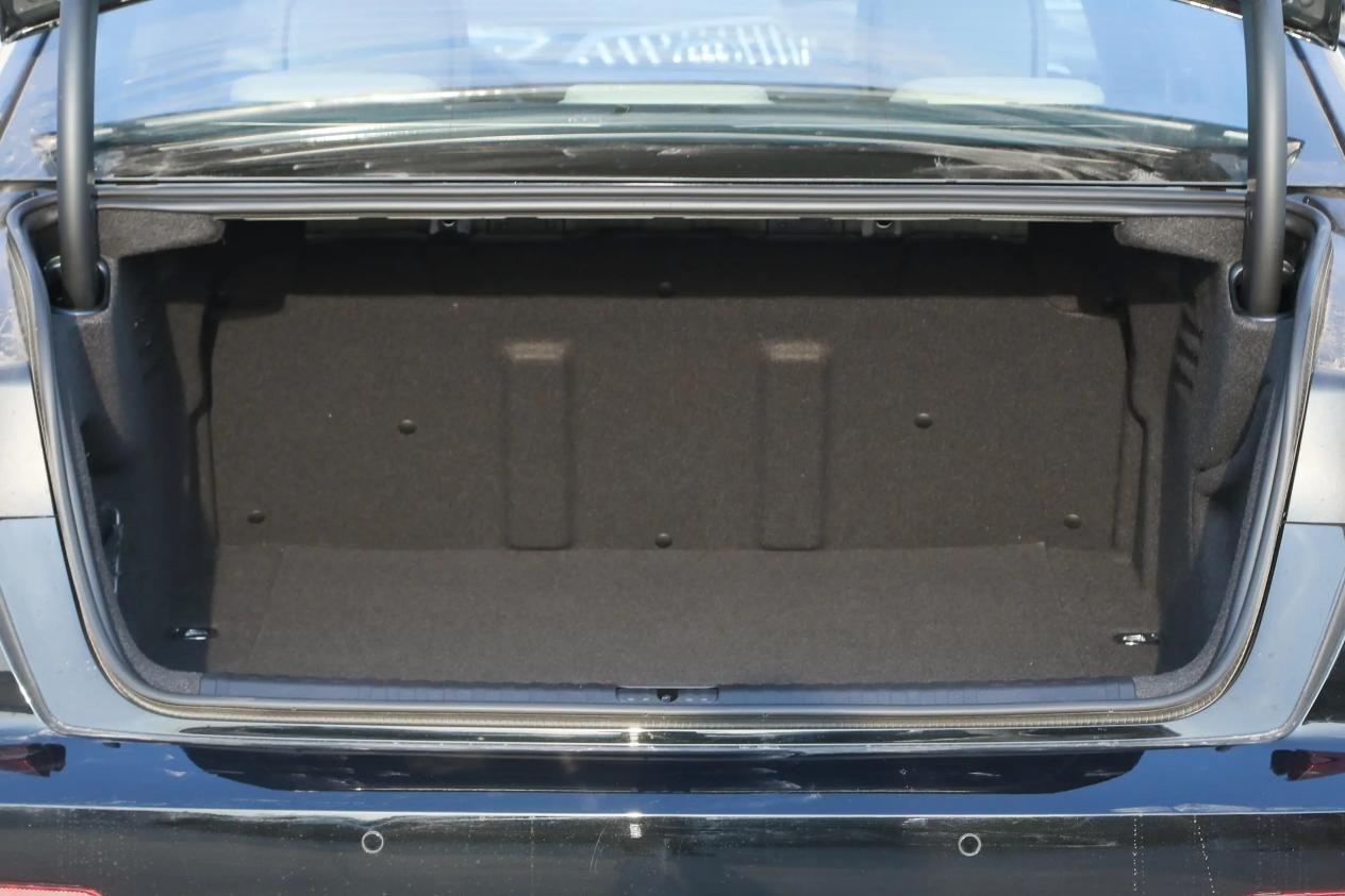 豪车之间的对决,凯迪拉克CT6和奥迪A6L,选谁更合适?