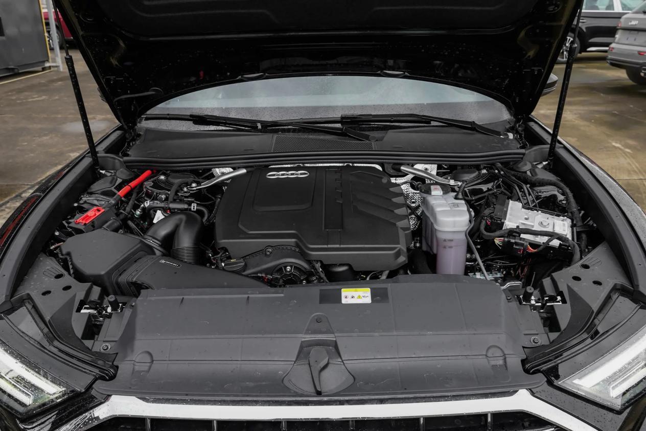 豪车之间的对决,凯迪拉克CT6和奥迪A6L,选谁更合适?