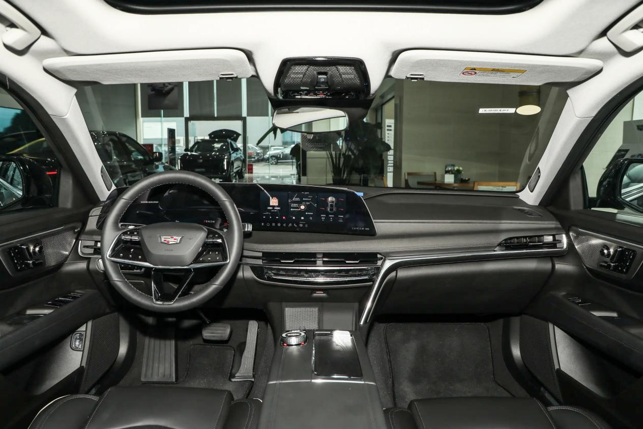 豪车之间的对决,凯迪拉克CT6和奥迪A6L,选谁更合适?