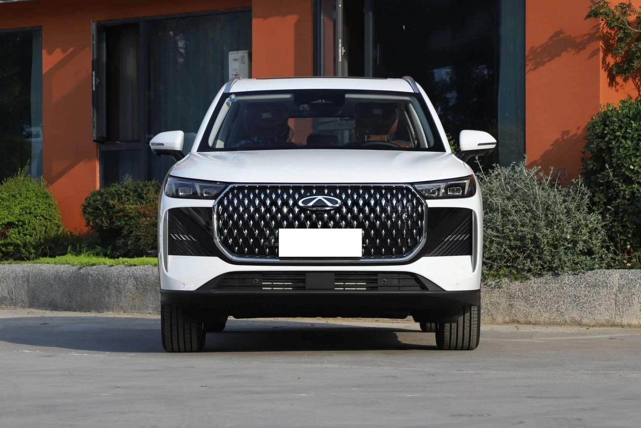 新款瑞虎8来袭，9.99万起，对比老款，升级了哪些东西