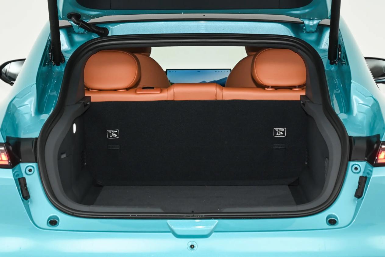 激光雷达+8295，轿跑配四驱，增程/纯电，续航650