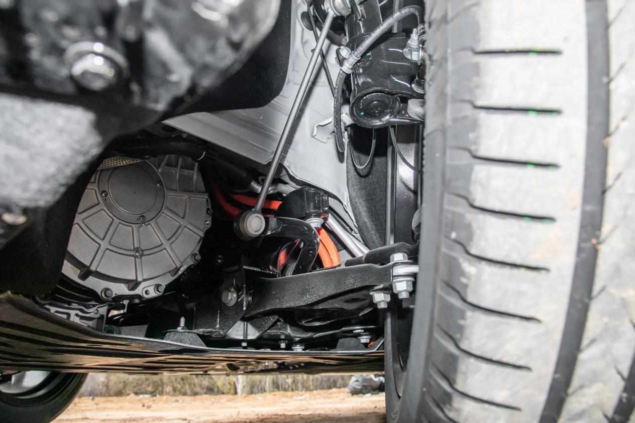 激光雷达+8295,轿跑配四驱,增程/纯电,续航650