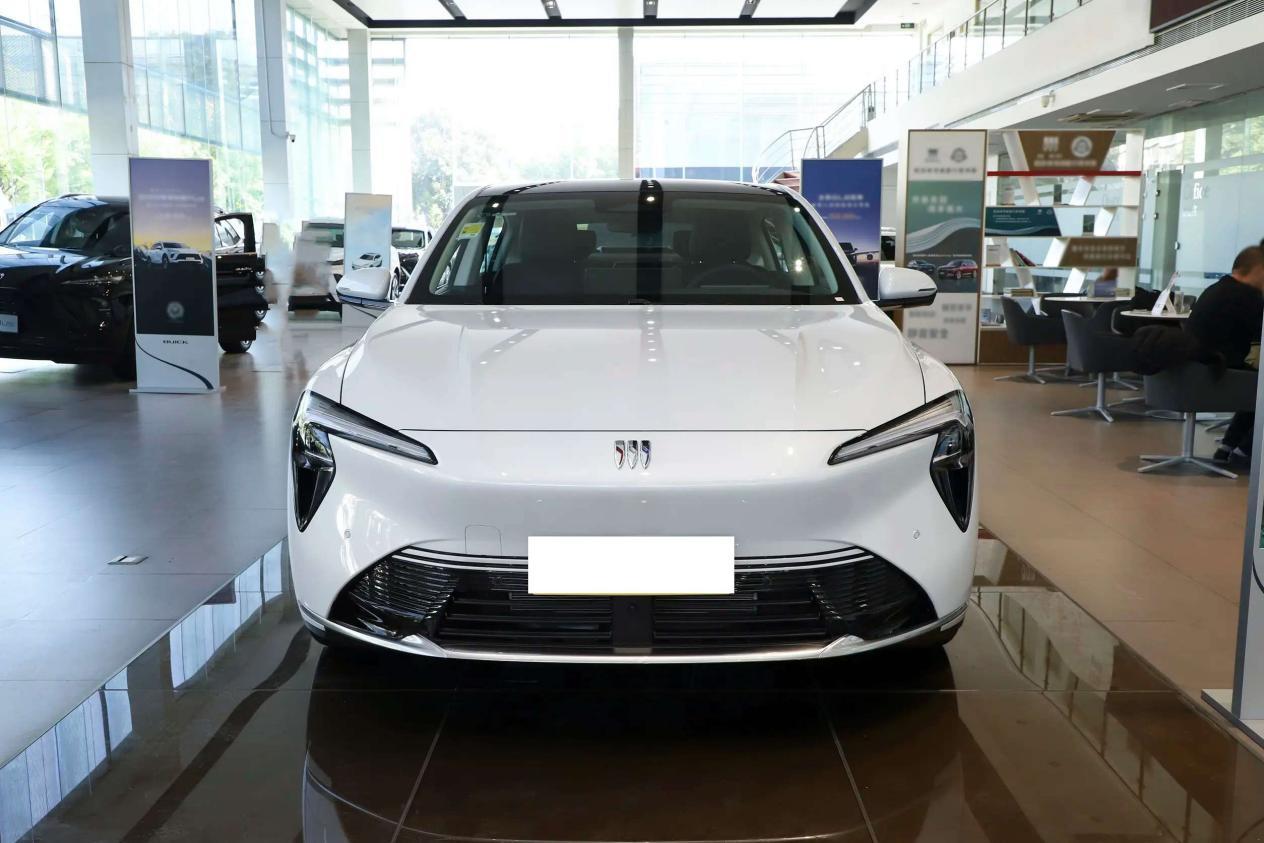 同属中大型车阵营，别克至境L7和汉DM，谁更值得入手？