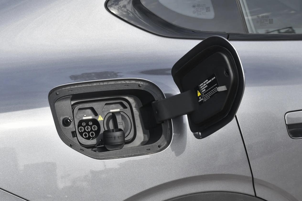 追求辅助驾驶,13万小鹏MONA M03和深蓝L06选谁