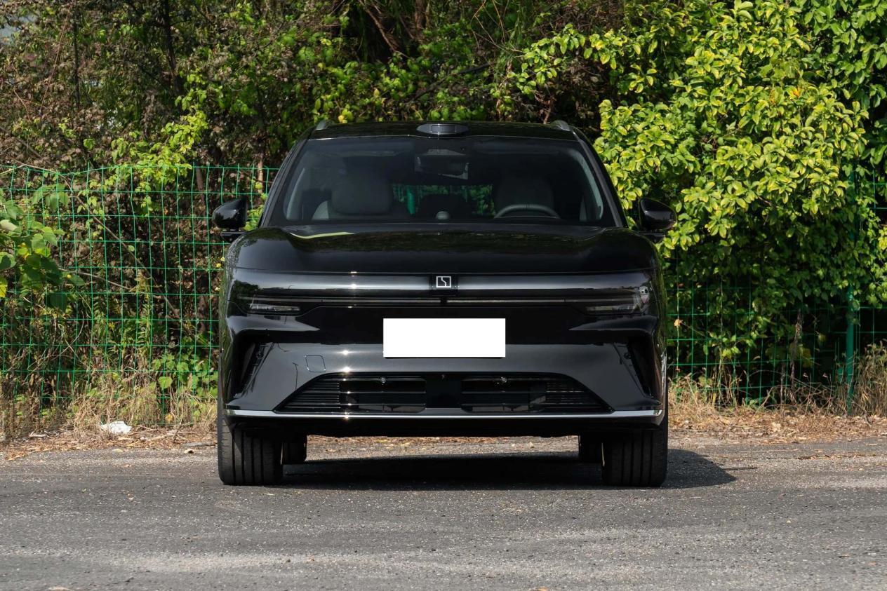 中型纯电SUV硬碰硬，极氪7X和特斯拉Model Y选谁