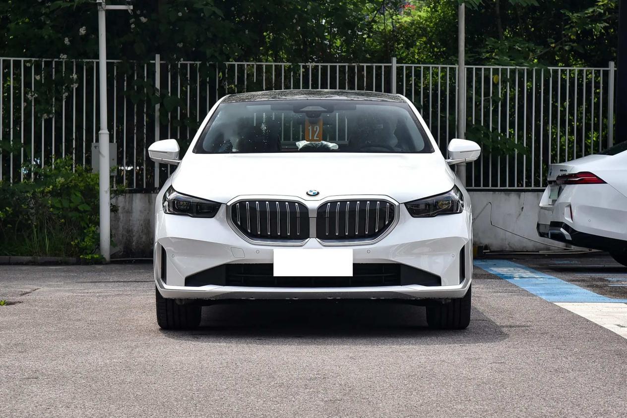 德系高端车间的对决，宝马5系和奥迪A6L，到底该选谁？