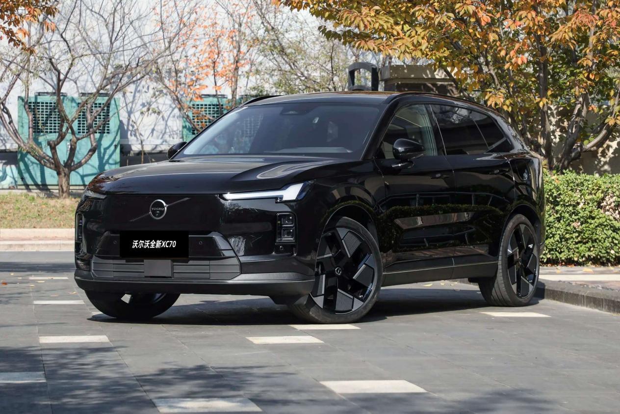 30多万的预算,选择低配奥迪Q5L还是顶配沃尔沃XC70