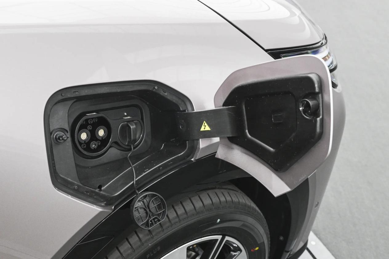 630km续航+激光雷达,主打大五座,埃安N60首发亮相