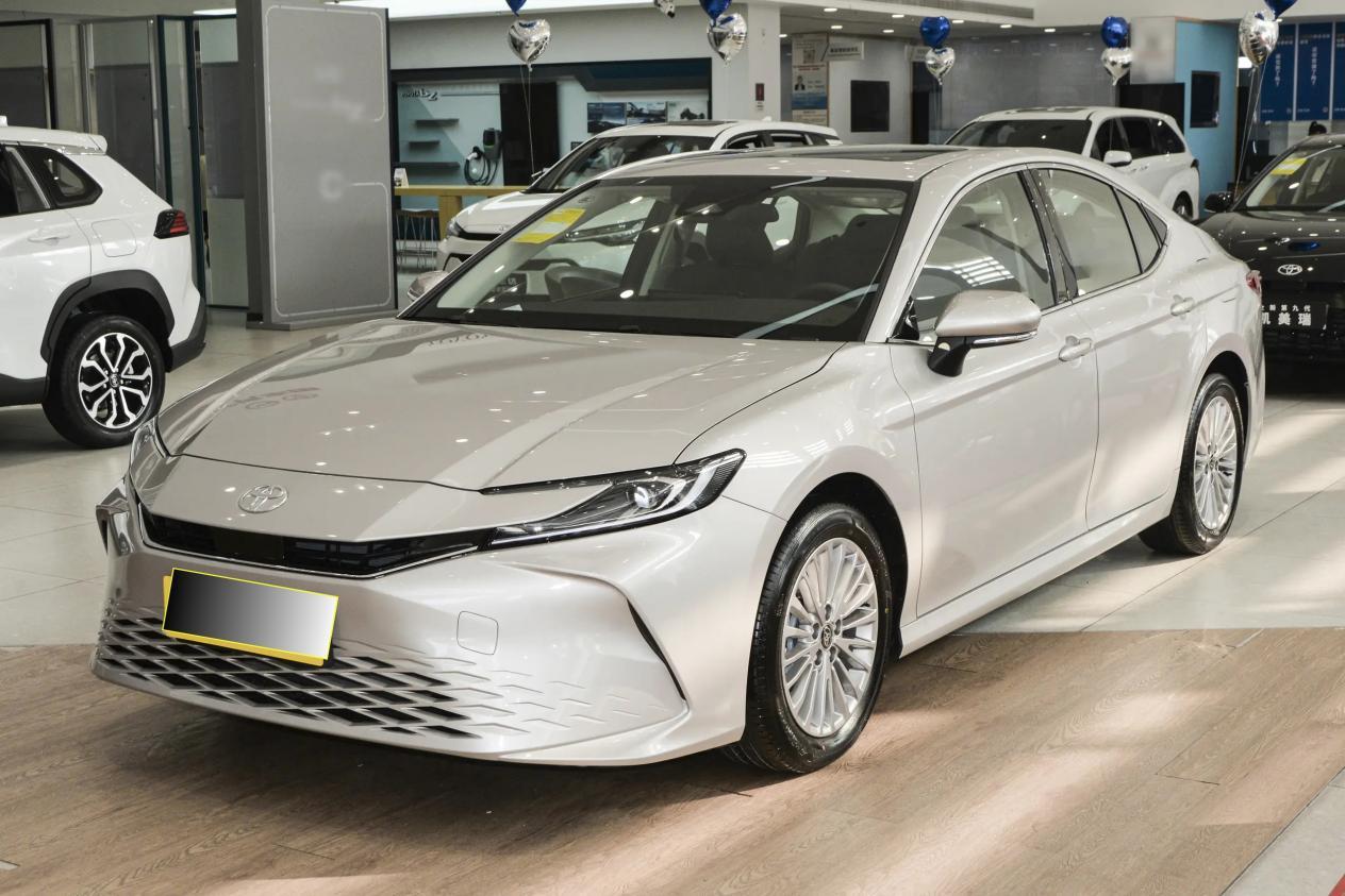 丰田凯美瑞来袭！专属配色+黑化标，升级数字钥匙