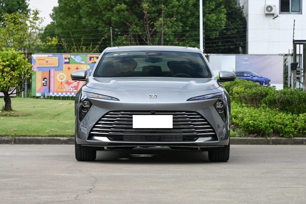 中型油车间的对决,别克君越和大众帕萨特,谁的表现更出色?