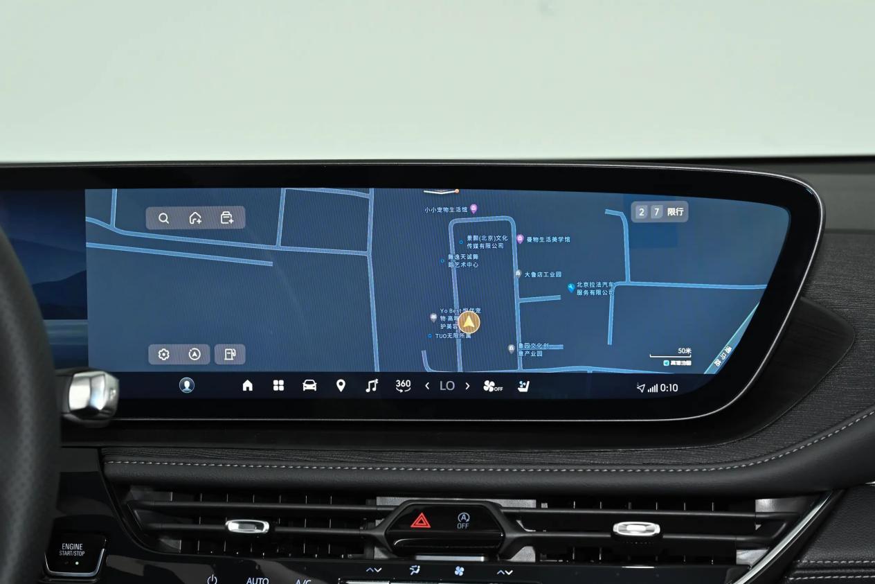 中型油车间的对决,别克君越和大众帕萨特,谁的表现更出色?