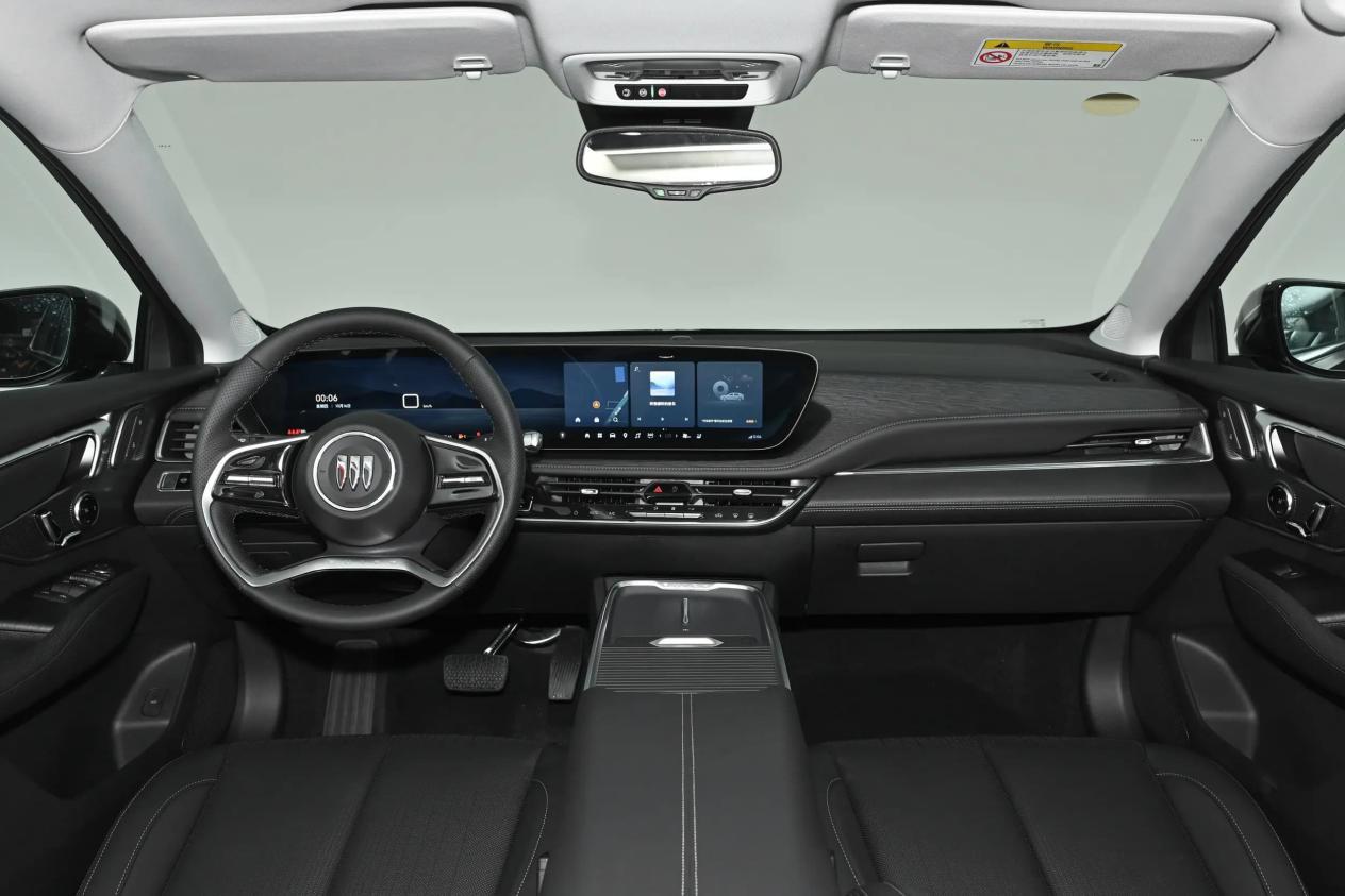 中型油车间的对决,别克君越和大众帕萨特,谁的表现更出色?