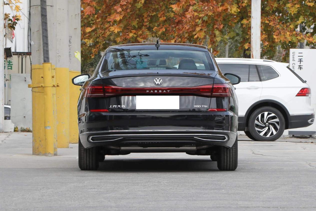 中型油车间的对决,别克君越和大众帕萨特,谁的表现更出色?