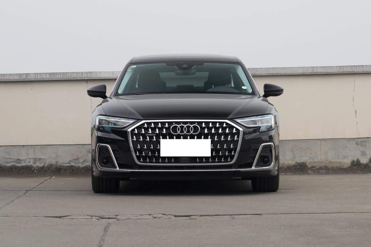 同为大型进口轿车，奥迪A8L和宝马7系，谁的实力更胜一筹