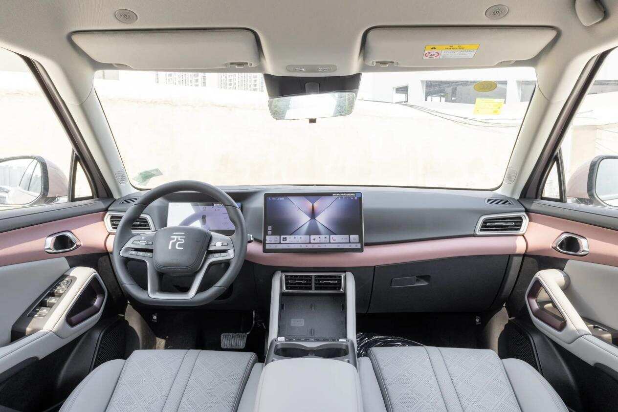 10万级纯电SUV，全新Q05和元UP怎么选？