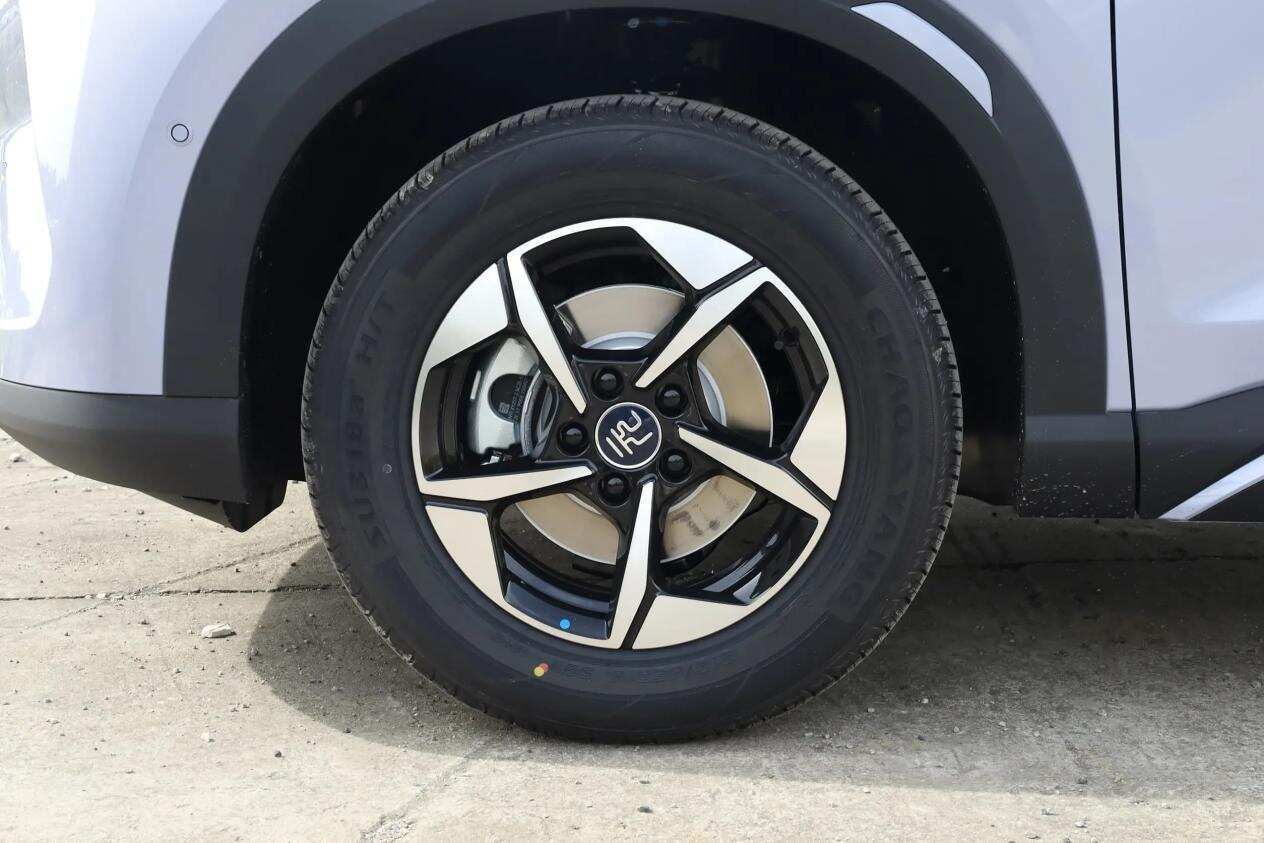 10万级纯电SUV，全新Q05和元UP怎么选？