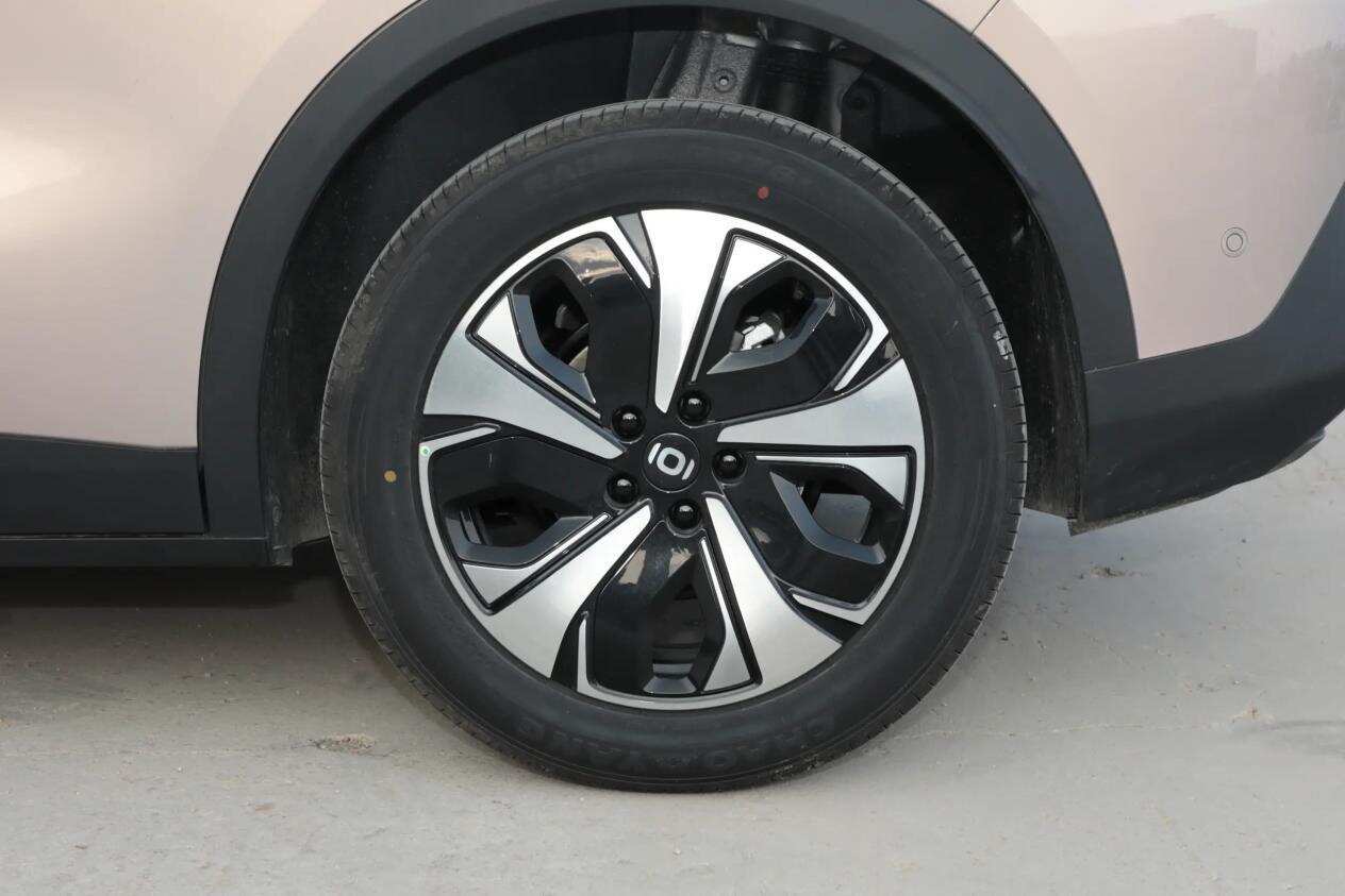 10万级纯电SUV，全新Q05和元UP怎么选？