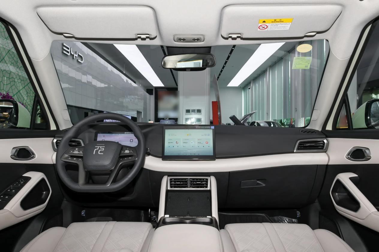 不看顶配看入门,长安启源全新Q05相较元UP,谁更好?