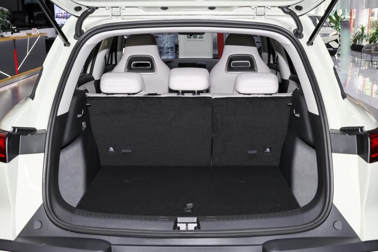 不看顶配看入门,长安启源全新Q05相较元UP,谁更好?