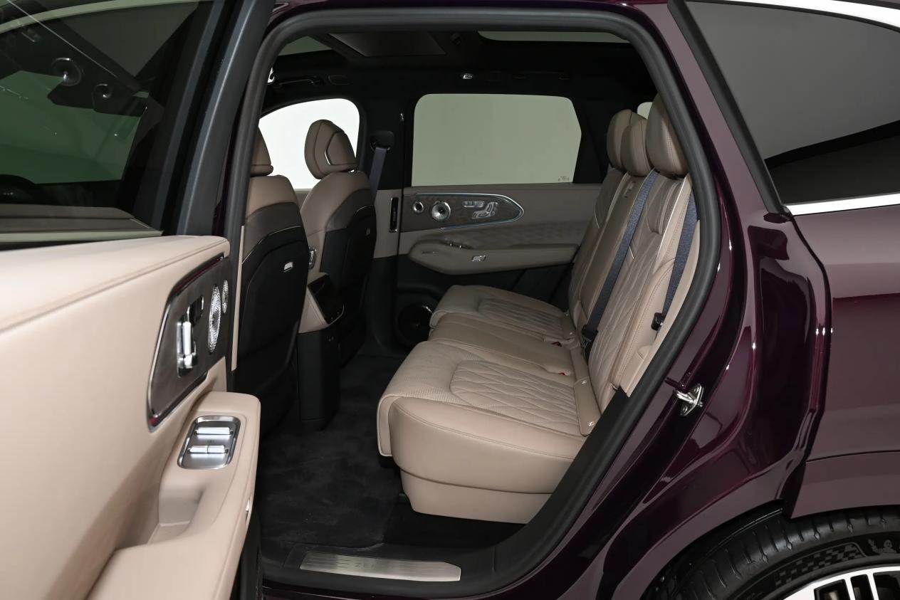 和问界M8掰手腕?极氪8X预售37.68万起