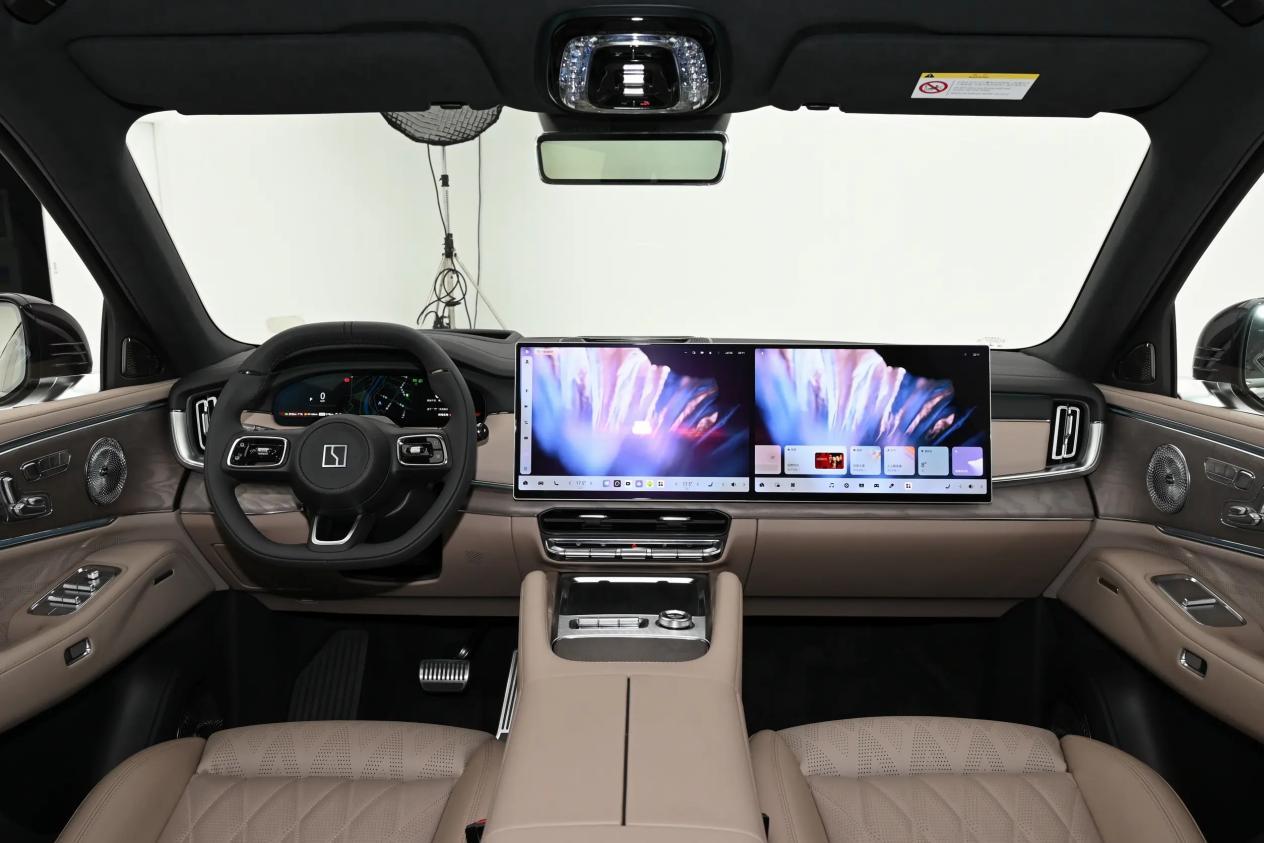 和问界M8掰手腕?极氪8X预售37.68万起