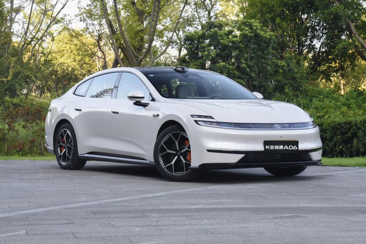 长安启源A06和小鹏MONA M03，谁才是春游真搭子？