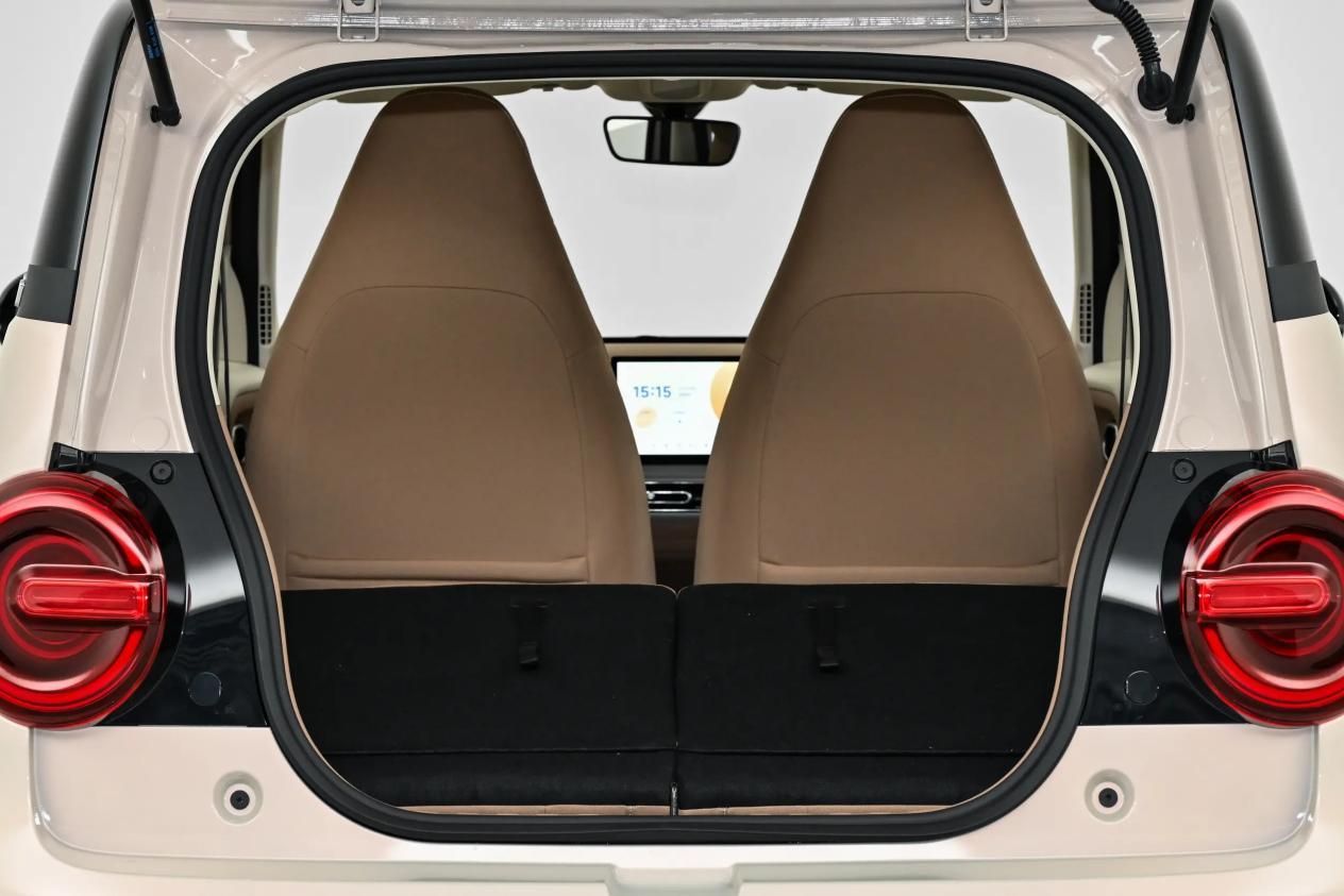 置换补贴价4.28万起，第五代宏光MINIEV来了