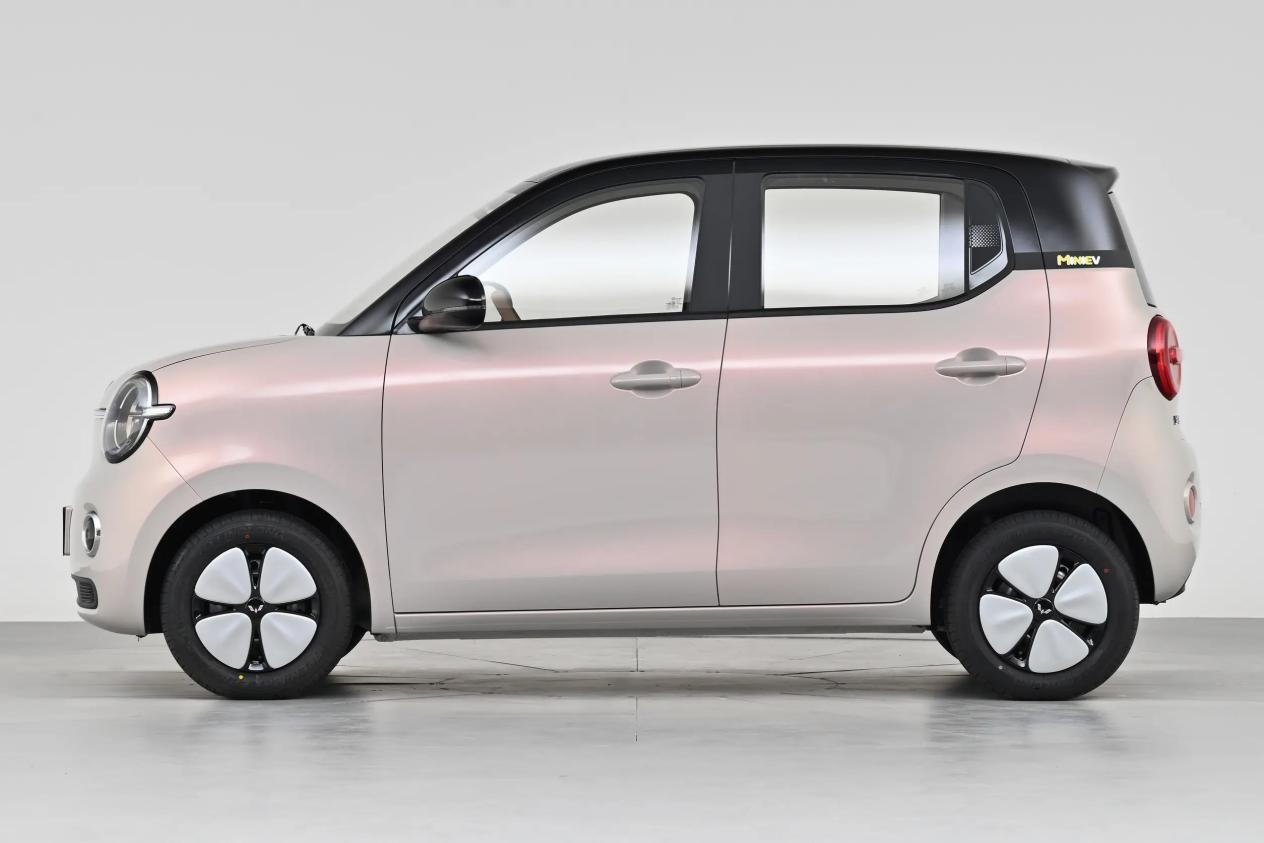 置换补贴价4.28万起，第五代宏光MINIEV来了