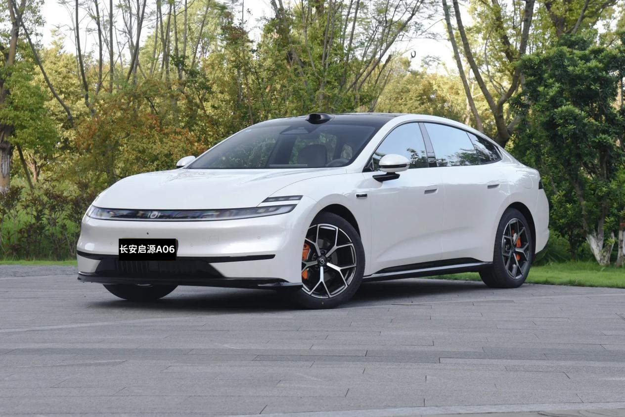 长安启源A06 PK小鹏MONA M03，15万选谁？