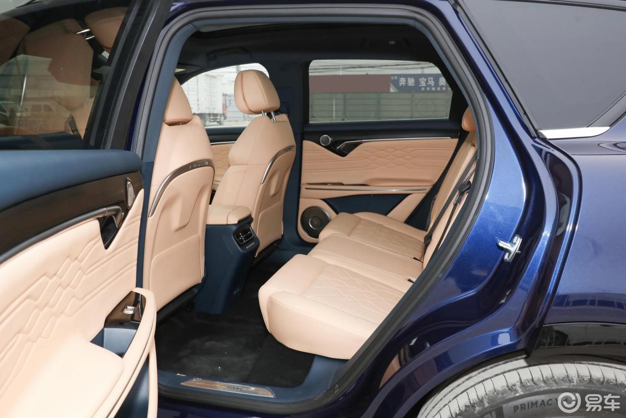 岚图free副驾座-空间-四驱-易车
