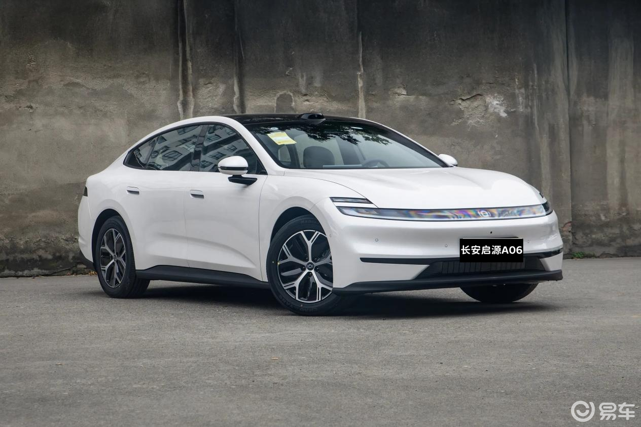 14万买纯电家轿，启源A06和小鹏MONA M03选谁？