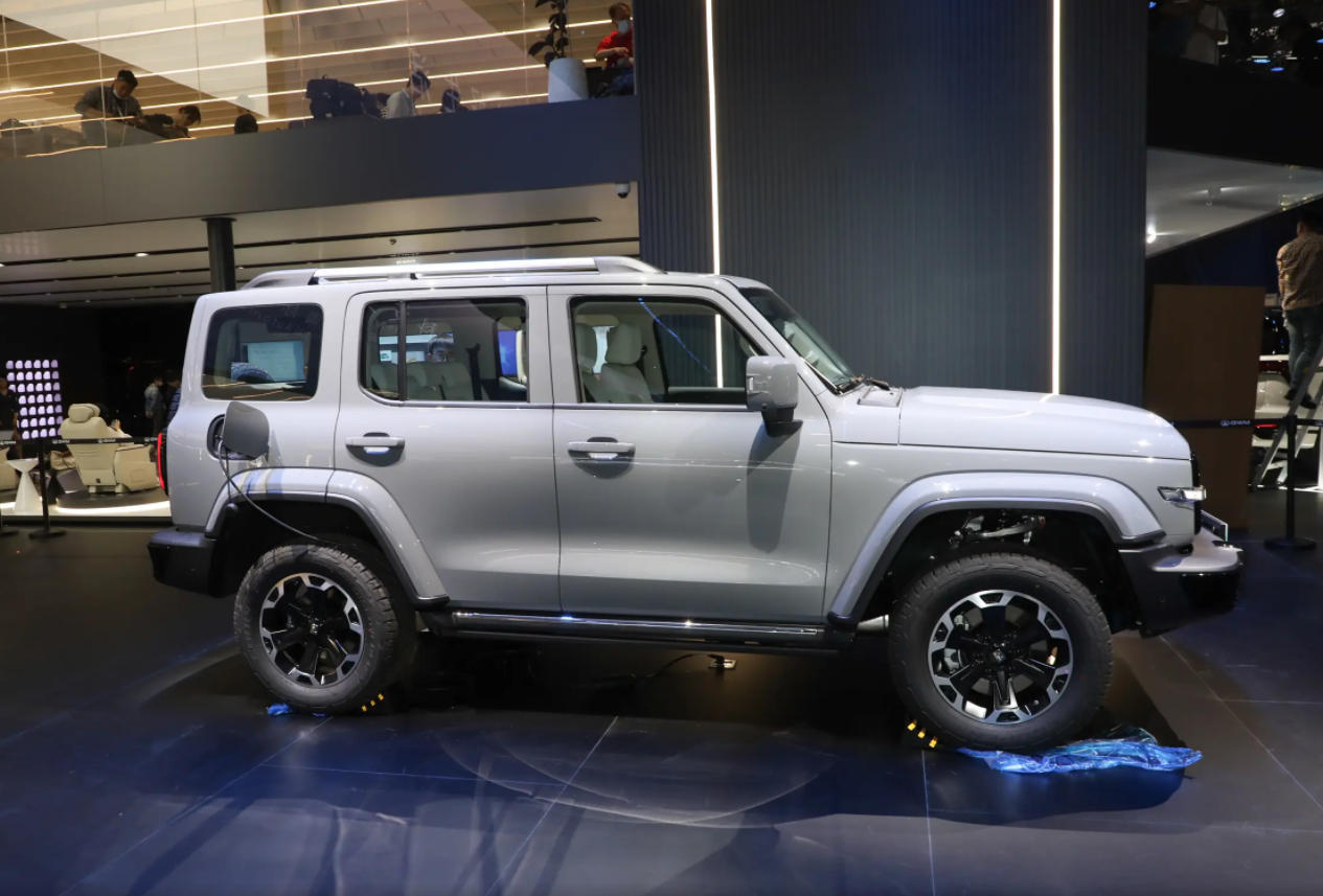 最新坦克300插混版 换了新电池 还有什么不同