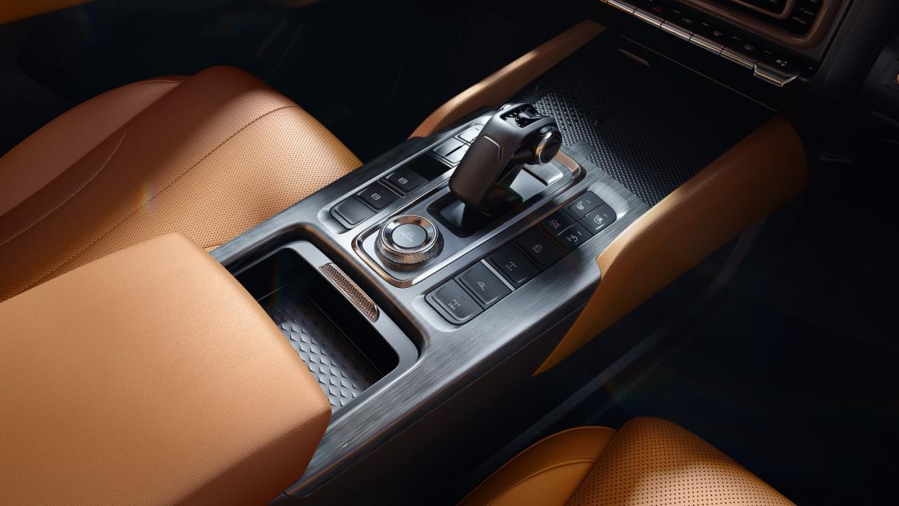 二代哈弗H9穿越版上市 23.29万起解锁长途穿越新标杆